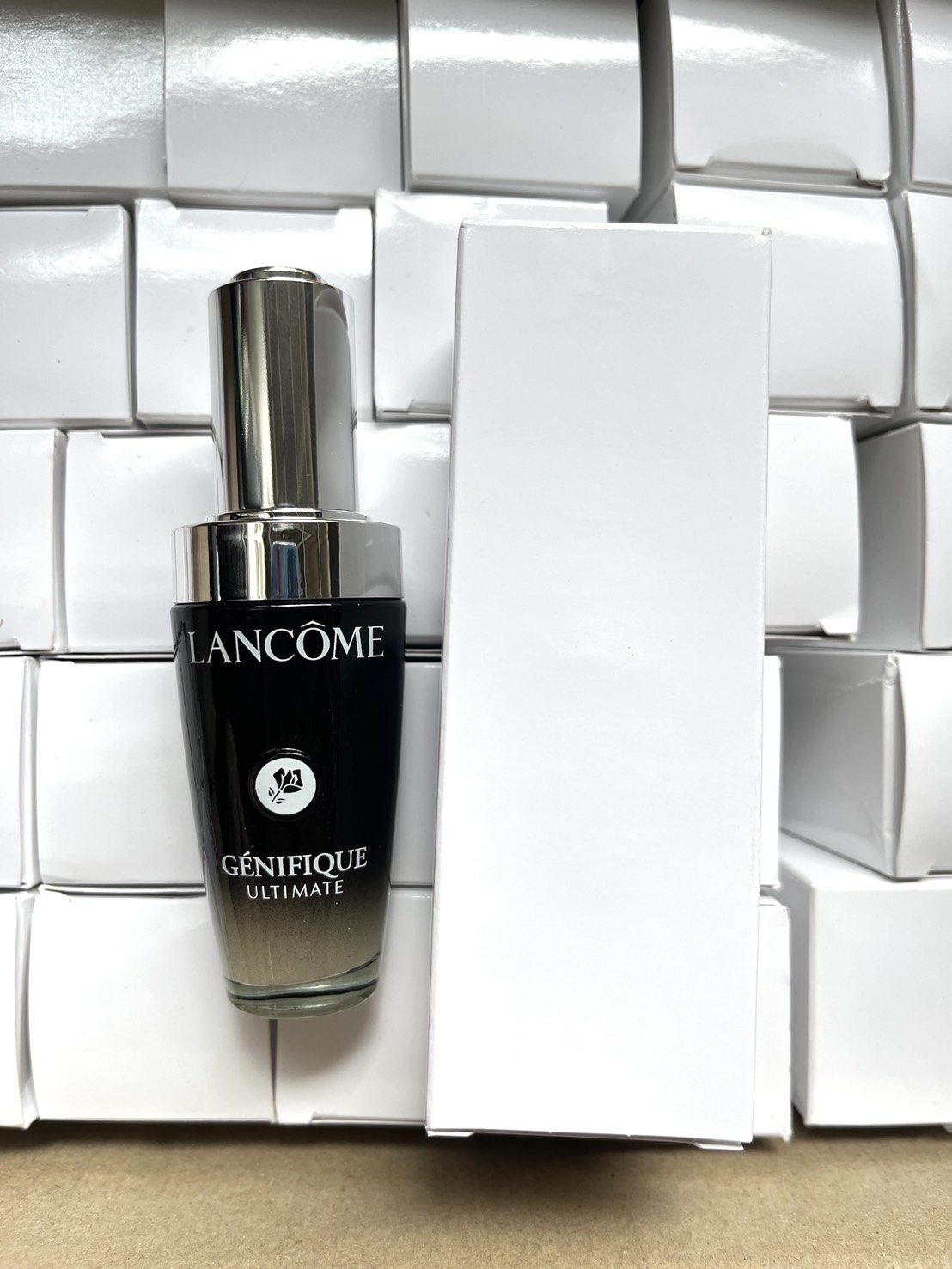 ตัวใหม่ NoBox ไม่มีกล่อง - Lancome Genifique Ultimate Serum 30ml. (เคาเตอร์ 3,900฿)