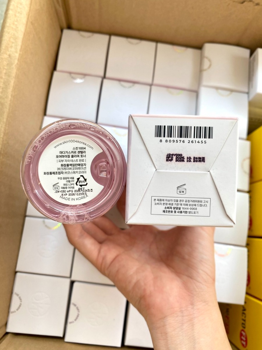 โทนเนอร์ชมพู SKIN1004 Madagascar Centella Poremizing Clear Toner ขนาด 210ml.