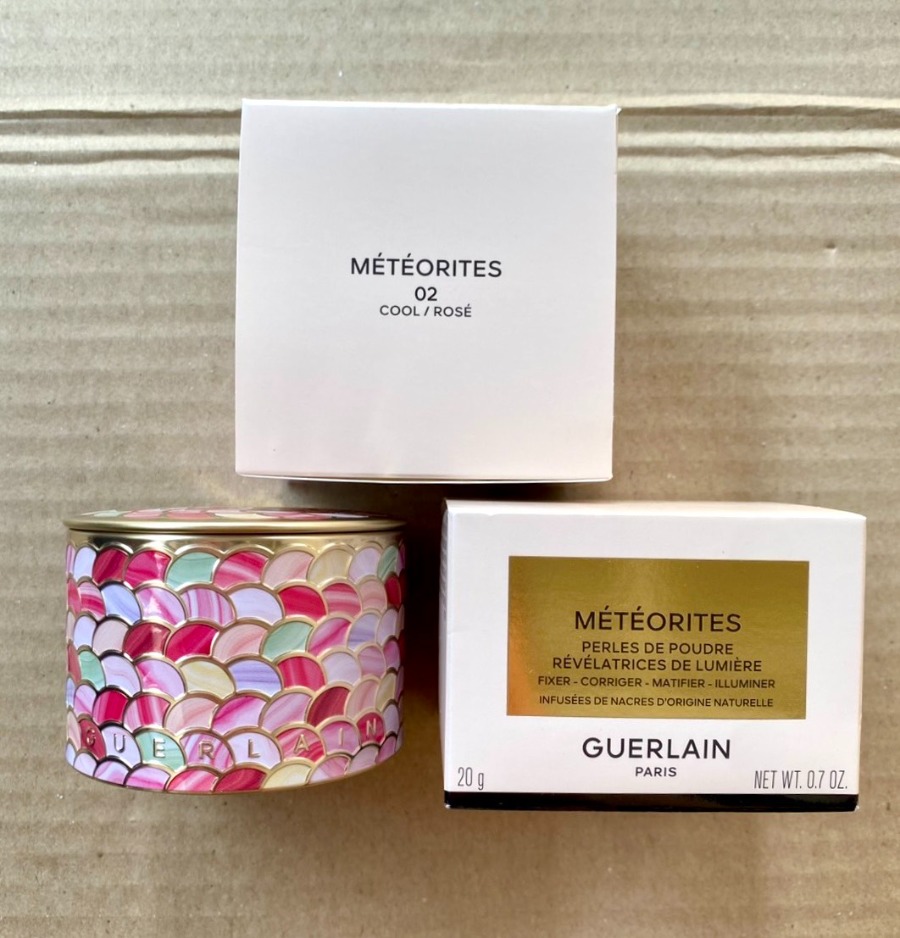 ป้าย King - Guerlain Meteorites Light-Revealing Pearls Of Powder 20g. #02 Rose (เคาเตอร์ 3,100฿)