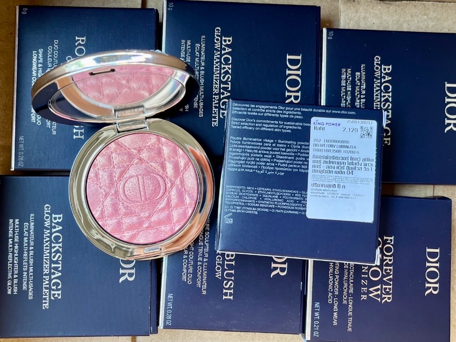 ป้าย/King Dior Forever Glow Luminizer 6g. #04 Pink Strobe (เคาเตอร์ 2,550฿)