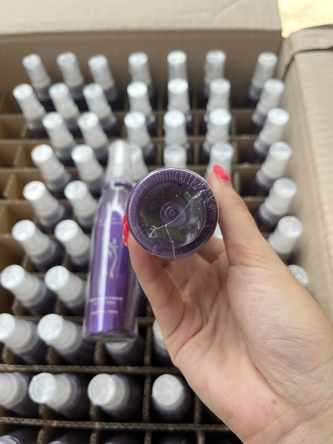 สเปรย์ม่วง Daeng Gi Meo Ri Vitalizing Hair Essence 100ml.