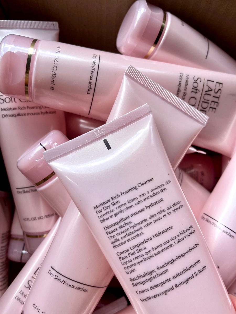 Estee Lauder Soft Clean Moisture Rich Foaming Cleanser 125ml.