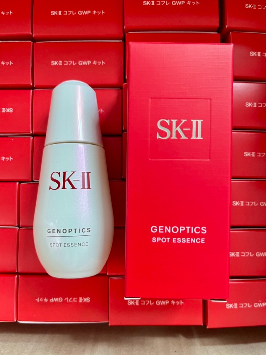 SK-II Genoptics Spot Essence 50ml. (เคาเตอร์ 8,300฿)