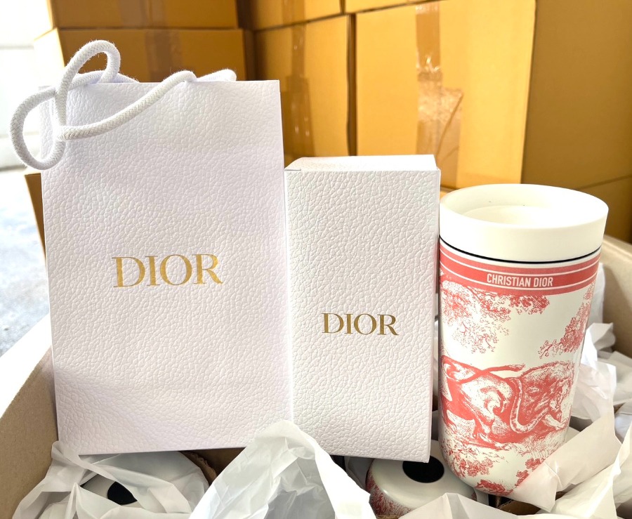 (แก้วสีแดง+ถุง+กล่อง) Dior Platinum Birthday Gift