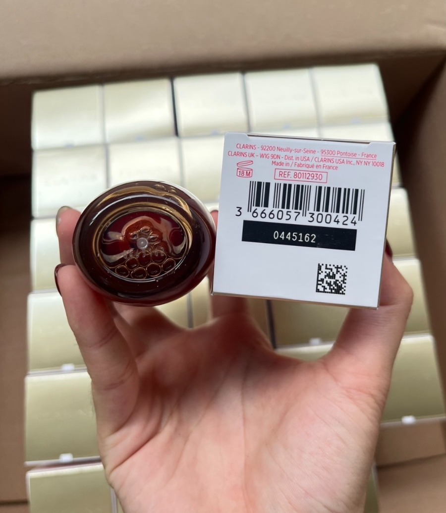 Clarins Double Serum Light Texture Firming+Smoothing Anti-Aging Concentrate 50ml. (เคาเตอร์ 5,400฿)