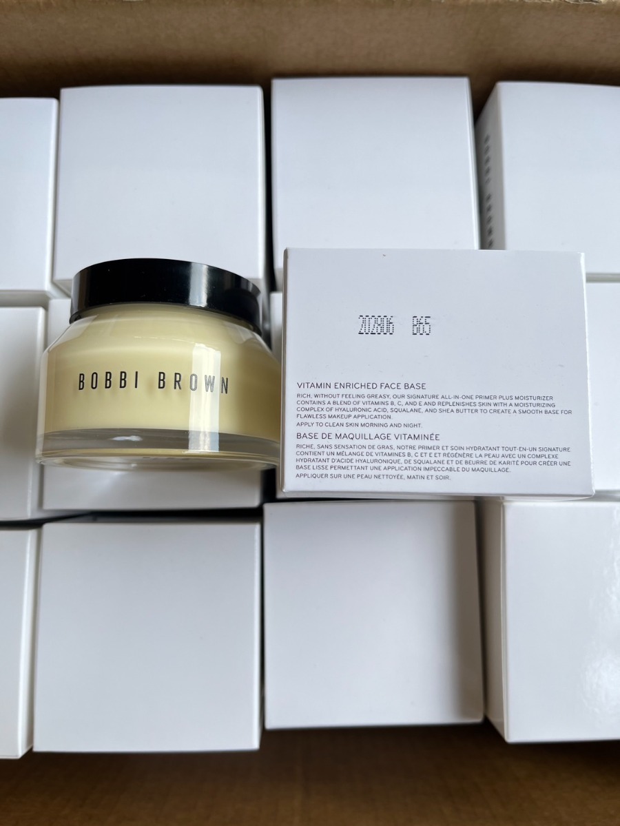 Bobbi Brown Vitamin Enriched Face Base All-In-One Primer And Moisturizer 100ml. (เคาเตอร์ 4,800฿)