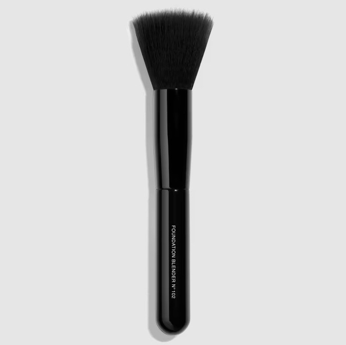 แปรง Les Pinceaux De Chanel Foundation-Blending Brush N°102