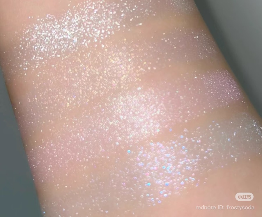 Dior Backstage Glow Maximizer Palette #002 Frosted Opal Glow (เคาเตอร์ 2,340฿)