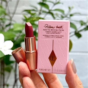 Charlotte Tilbury Matte Revolution Lipstick 1.1g. #Pillow Talk Medium