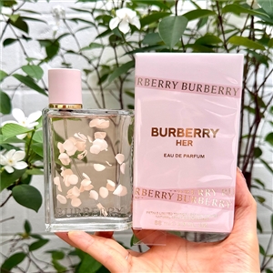 Burberry Her Eau de Parfum Petals Limited Edition 88ml. (เคาเตอร์ 7,200฿)