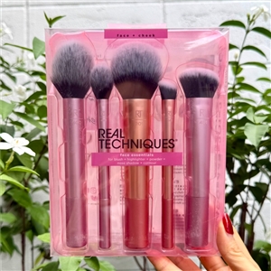 เซท 5 ชิ้น Real Techniques Face Essentials Brush Set