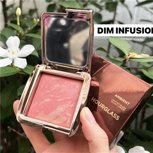 Hourglass Ambient Lighting Blush 4.2g. (เคาเตอร์ 2,000฿) #DIM INFUSION