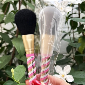 MAC Face Brush 12 cm. ด้ามลายสีชมพู