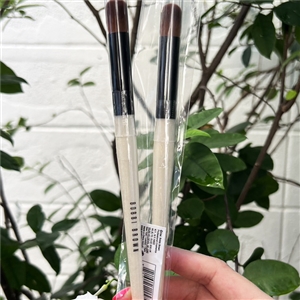 เรียวเล็ก Bobbi Brown Full Coverage Touch Up