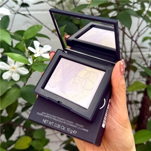 NARS Light Reflecting Prismatic Powder Pressed #Aurora 10g. (เคาเตอร์ 1,800฿)