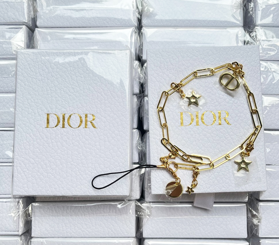 Dior gold phone charm (ที่ห้อยมือถือ+กล่อง)