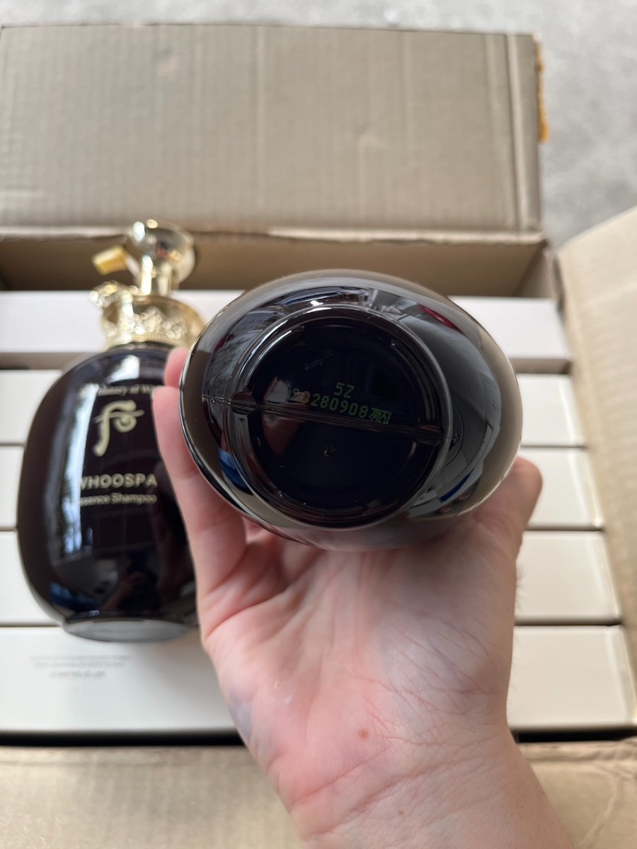 The History of Whoo Whoospa Essence Shampoo 350ml.