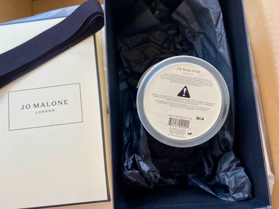 เทียนหอม (น้ำหอม+กล่อง+โบว์) Jo Malone English Pear & Freesia Home Candle 200g. (เคาเตอร์ 3,200฿)