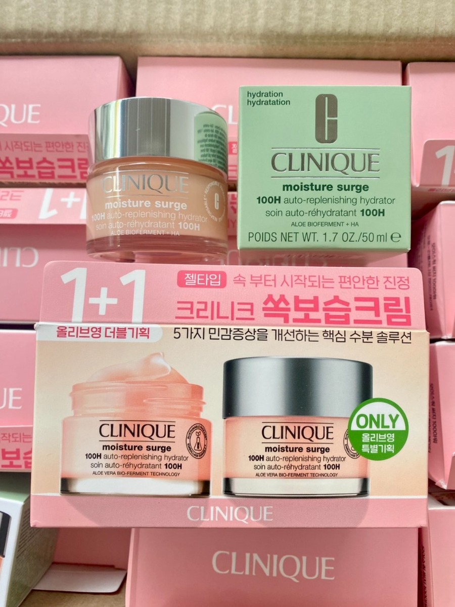 Clinique Moisture Surge 100.-Hour Auto-Replenishing Hydrator ขนาด 50ml. (เคาเตอร์ 1,990฿)