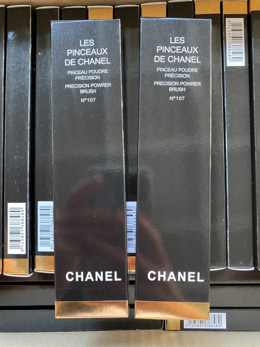 แปรง Les Pinceaux De Chanel Precision Powder Brush n°107