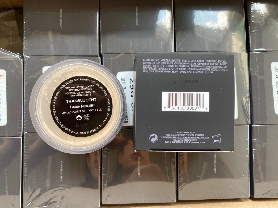 ฝุ่นกระปุกดำ Laura Mercier Loose Setting Powder 29g. #Translucent (เคาเตอร์ 2,100฿)