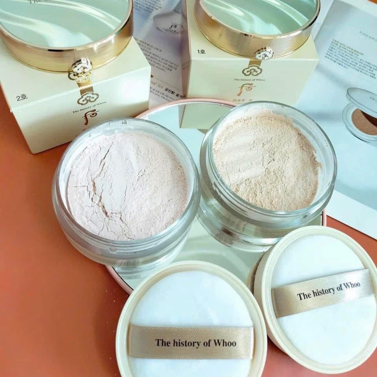 แป้งฝุ่น The History of whoo Gongjinhyang MI Luxury Luminous Powder 28g. (เคาเตอร์ 2,890฿)