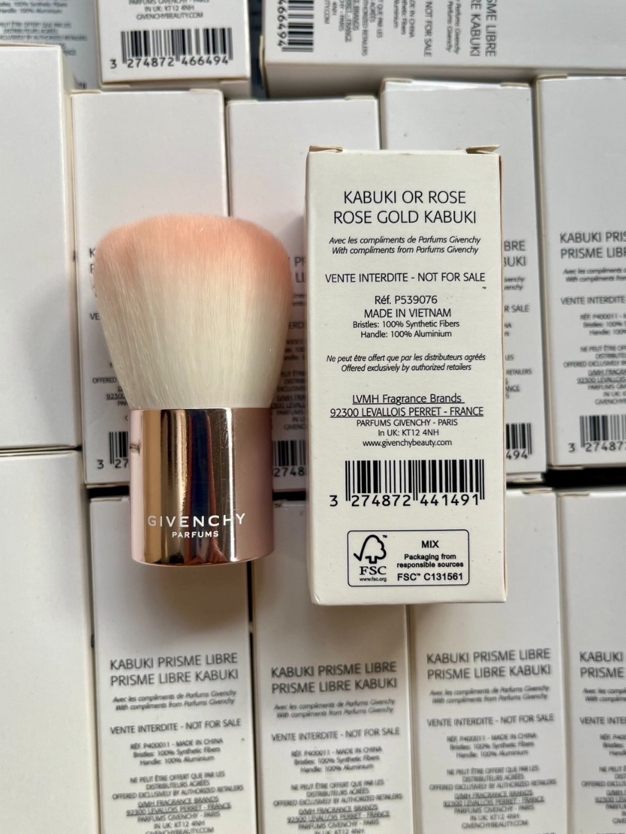 ชมพู Givenchy Rose Rold Kabuki Brush