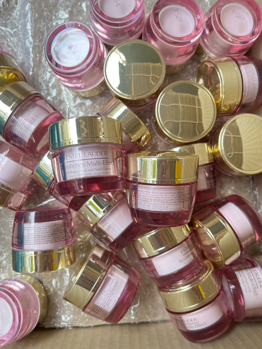 ชมพูอ่อน Estee Lauder Resilience Multi-Effect Tri-Peptide Face And Neck Creme SPF 15/PA+++ 15ml.