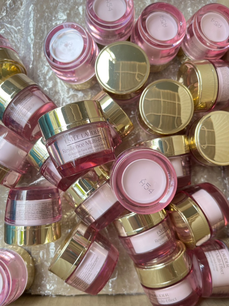 ชมพูอ่อน Estee Lauder Resilience Multi-Effect Tri-Peptide Face And Neck Creme SPF 15/PA+++ 15ml.