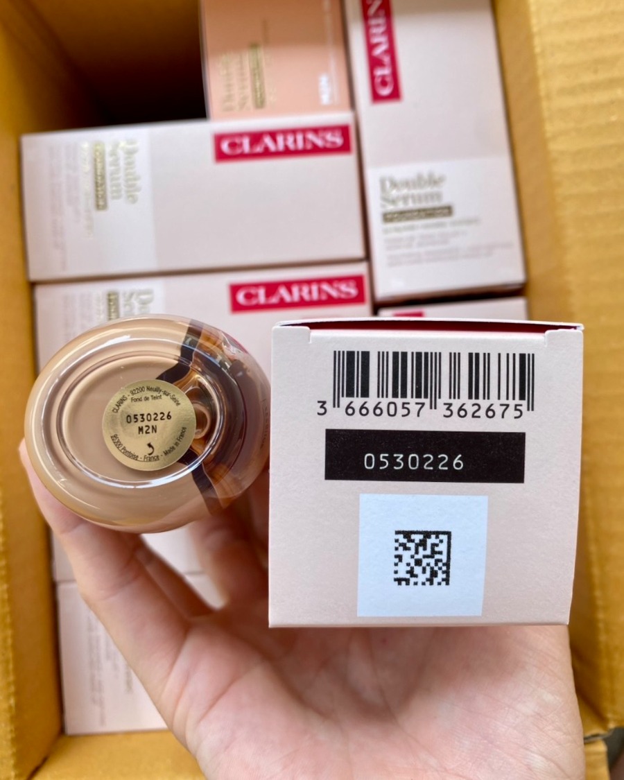 Clarins Double Serum Foundation 30ml. #M2N (เคาเตอร์ 2,500฿)