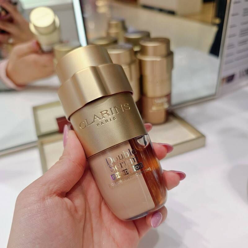 Clarins Double Serum Foundation 30ml. #M2N (เคาเตอร์ 2,500฿)